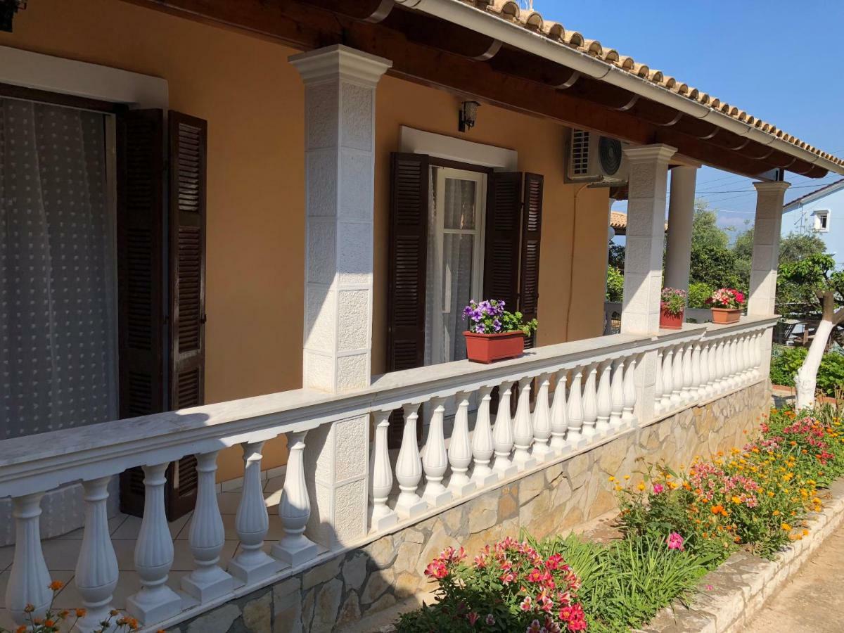 Alexandra' S Village House Kato Korakiana Exterior photo